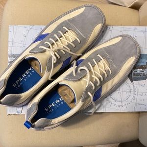 Sperry Sneaker